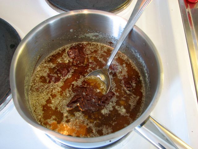 Smält chokladen i det varma, smälta smöret