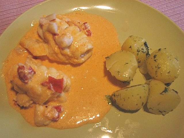 rodtungsfile-med-hummersas-och-dillslungad-potatis