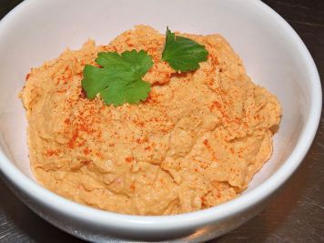 Hummus med grillad paprika