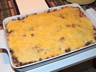 Köttfärsgratäng med bönor och svamp