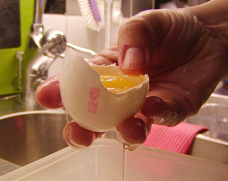 Separera äggvitor från gulor