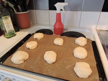 Hamburgerbröd med surdeg 12