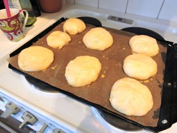 Hamburgerbröd med surdeg 16