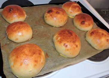 Hamburgerbröd med surdeg 18