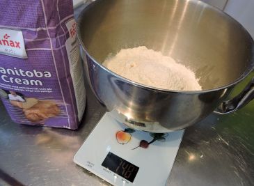 Hamburgerbröd med surdeg 2