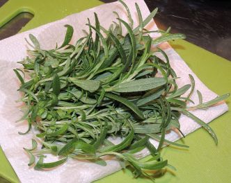 Rosmarin - skölj och klappa torr med hushållspapper