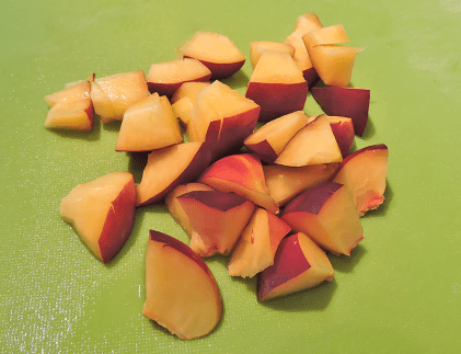 Skär nektarin el persika