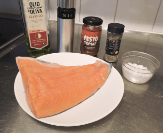 Ugnsbakad lax med tomatpesto 1 - ingredienser