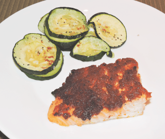 Ugnsbakad lax med tomatpesto