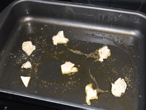 Olivolja, smör och torkad salvia